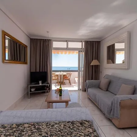 Daire Azahara Playa 45 - One Bed Los Cristianos (Tenerife)